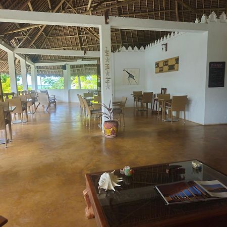 Kiganja Bed & Breakfast มาเทมวu ภายนอก รูปภาพ
