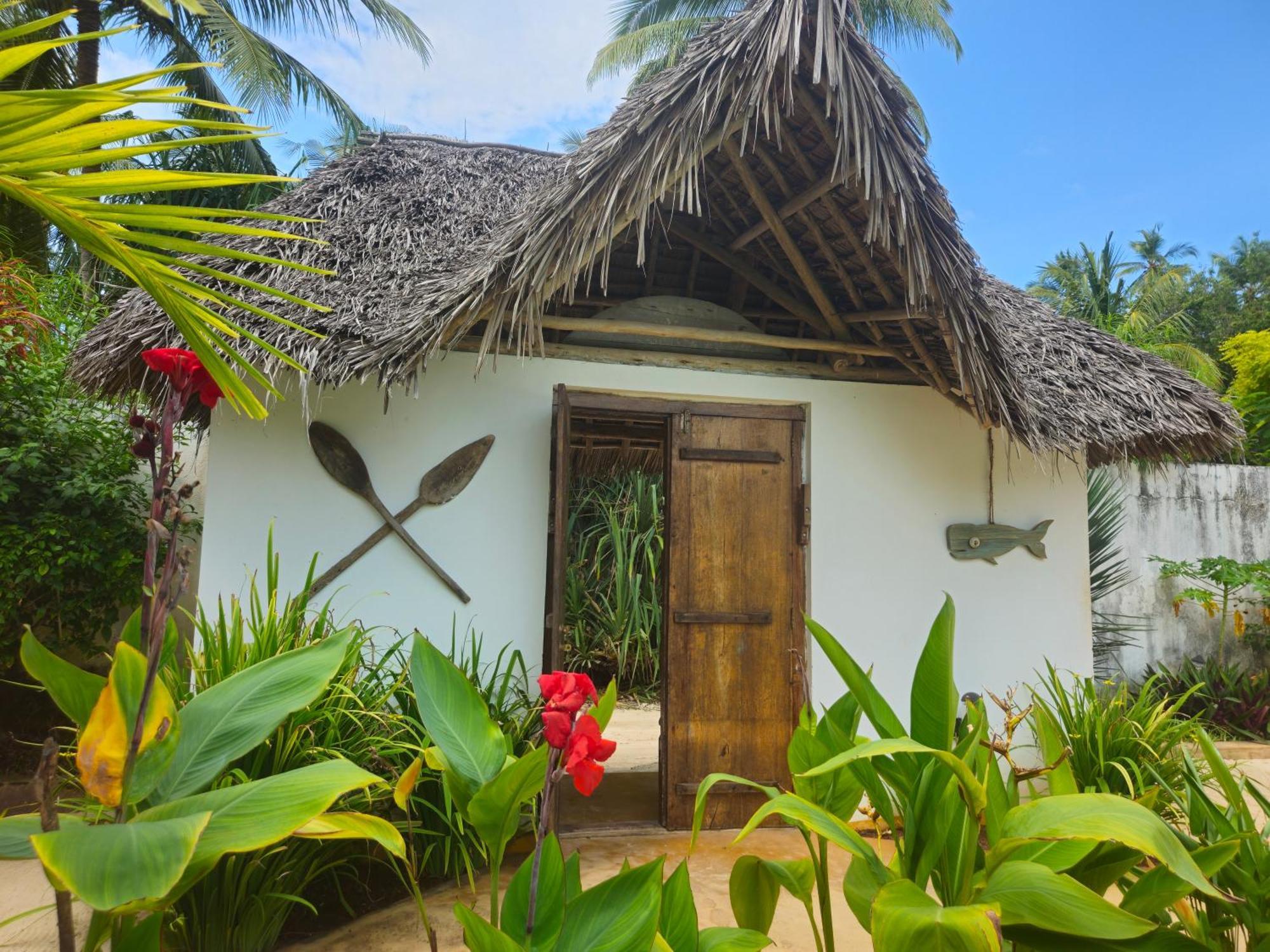 Kiganja Bed & Breakfast มาเทมวu ภายนอก รูปภาพ